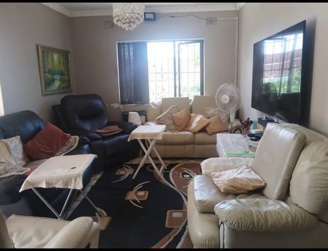 6 BEDROOM HOUSE FOR SALE IN SUNPARK